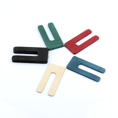 OEM / ODM 플라스틱 문 프레임 U 타입 나일론 포커 3.2MM X 75MM